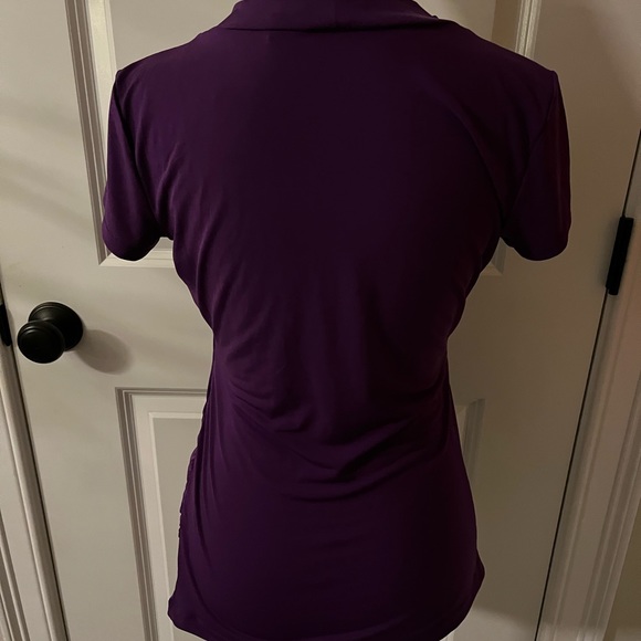 Women’s size small short sleeve blouse. - Picture 2 of 6